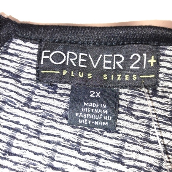 Forever 21 shorts romper, NWOT - Picture 3 of 4